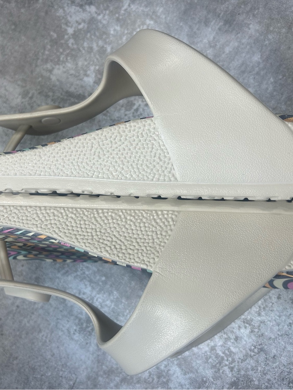 Skechers Foamies Women’s Sz 10 White Wedge Thong Sandals with Patterned Footbed - Picture 9 of 15